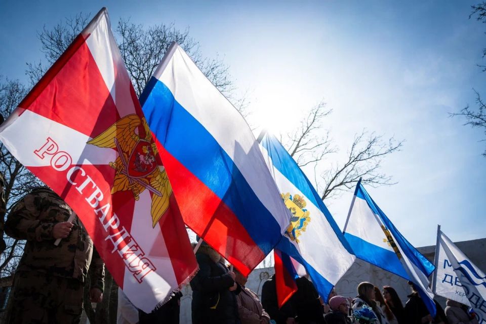 Владимир Сальдо: Ко Дню воссоединения Крыма и Севастополя с Россией в Геническом округе прошёл автопробег «Флаг единства» Владимир Сальдо: Ко Дню воссоединения Крыма и Севастополя с Россией в Геническом округе прошёл автопробег «Флаг единства»