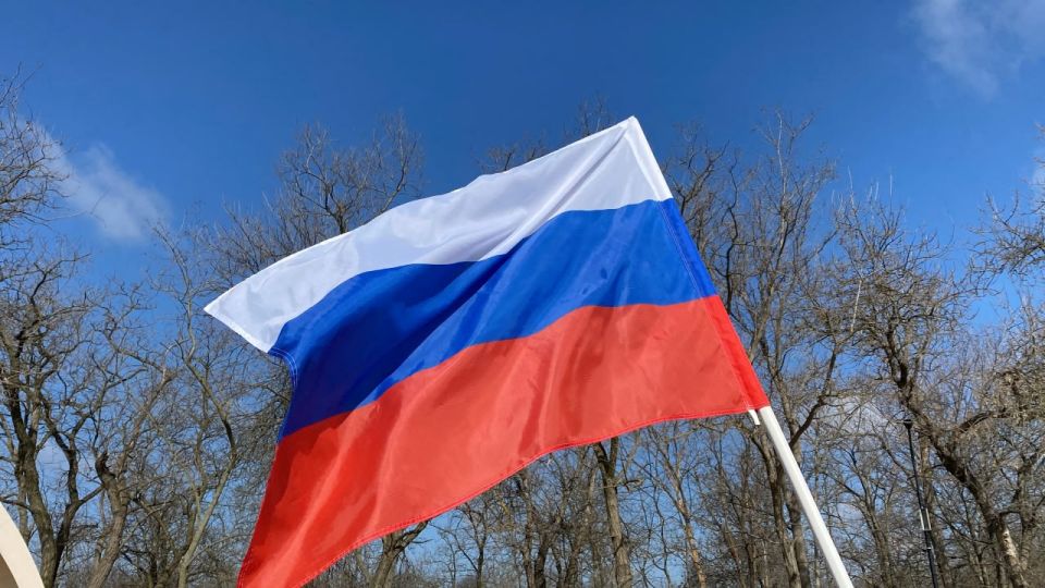Владимир Сальдо: В Геническе в честь воссоединения Крыма с Россией молодёжь провела акцию «Вместе!» Владимир Сальдо: В Геническе в честь воссоединения Крыма с Россией молодёжь провела акцию «Вместе!»