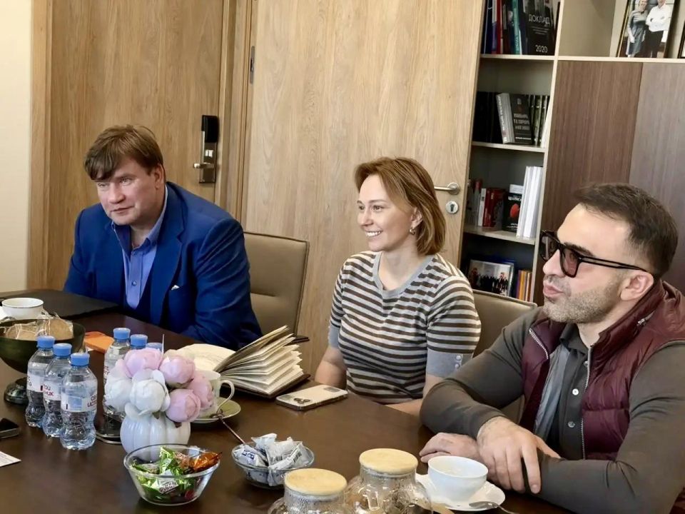 Московские предприниматели встретились с ФРТ по вопросу участия в свободной экономической зоне Донбасса и Новороссии Московские предприниматели встретились с ФРТ по вопросу участия в свободной экономической зоне Донбасса и Новороссии