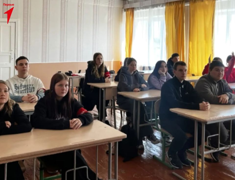 Первые Новопокровской школы приняли участие в литературной гостиной Первые Новопокровской школы приняли участие в литературной гостиной