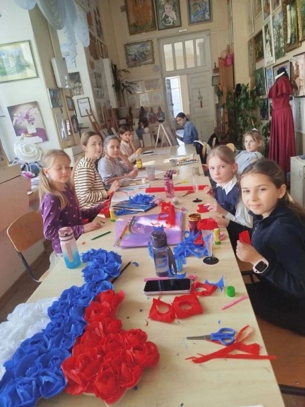 Выставка «Крымская весна»: искусство памяти и единства посвящена воссоединению Крыма и России Выставка «Крымская весна»: искусство памяти и единства посвящена воссоединению Крыма и России