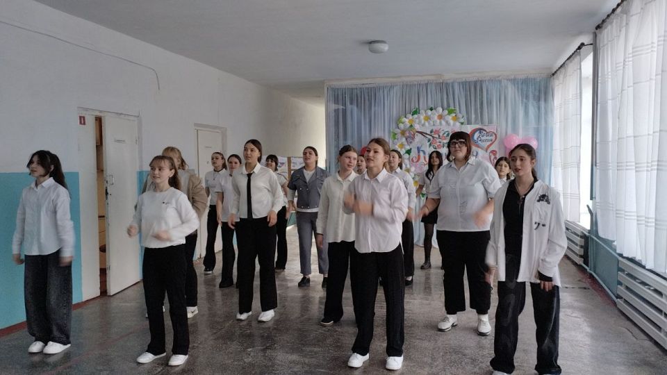 Годовщина Крымской весны в Рубановской школе: творчество и поддержка бойцов на передовой Годовщина Крымской весны в Рубановской школе: творчество и поддержка бойцов на передовой