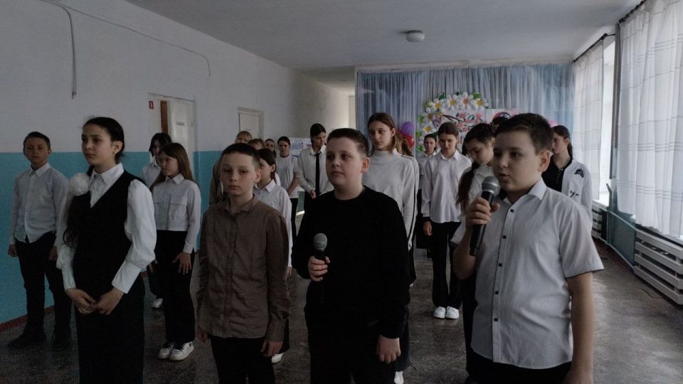 Годовщина Крымской весны в Рубановской школе: творчество и поддержка бойцов на передовой Годовщина Крымской весны в Рубановской школе: творчество и поддержка бойцов на передовой