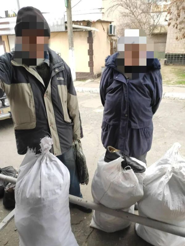 Семье из пгт Днепряны Новокаховского округа, лишившейся крова из-за пожара, оказана необходимая помощь Семье из пгт Днепряны Новокаховского округа, лишившейся крова из-за пожара, оказана необходимая помощь