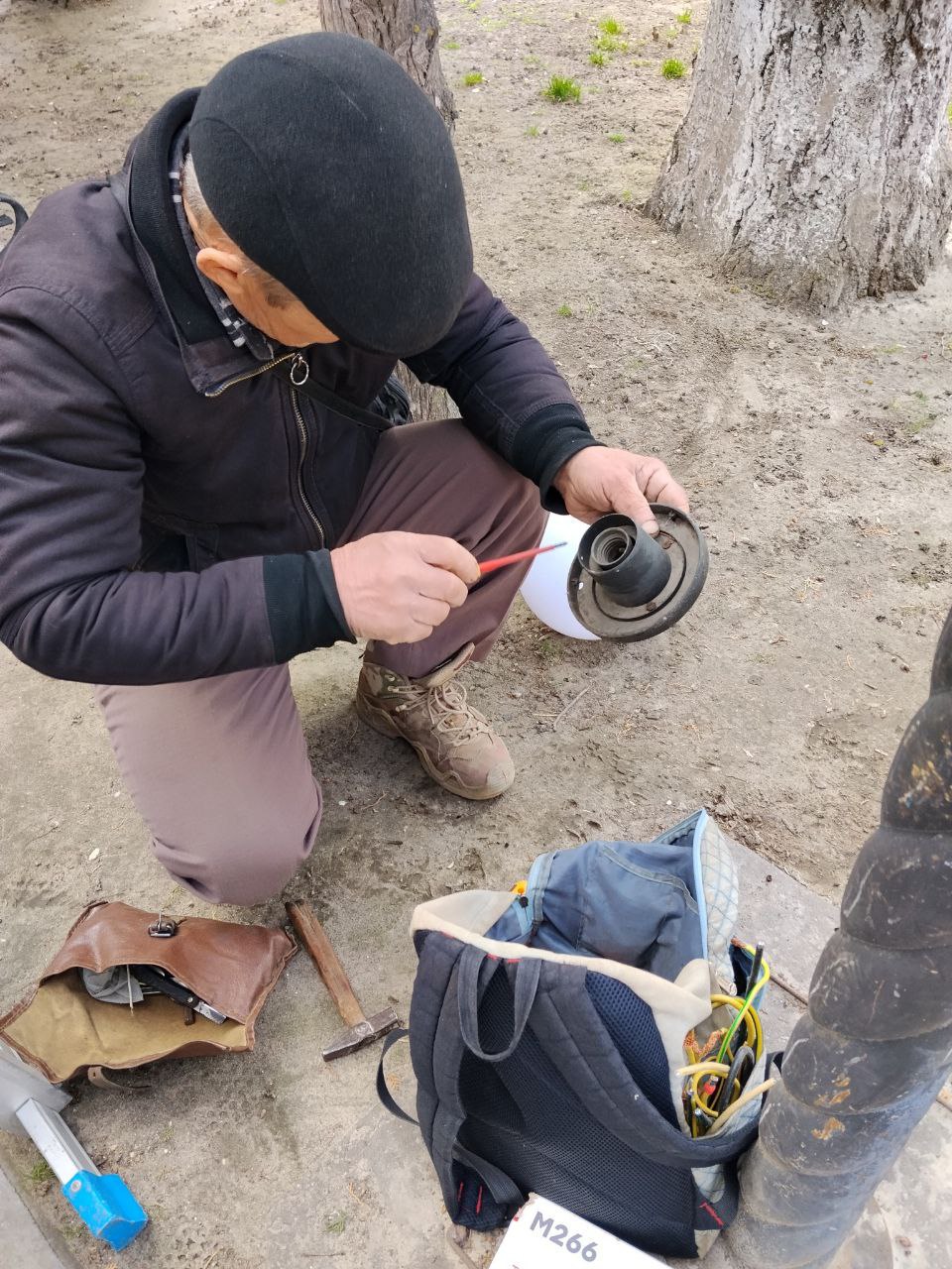 Александр Дудка: Замена плафонов на Аллее Любви в Скадовске Александр Дудка: Замена плафонов на Аллее Любви в Скадовске