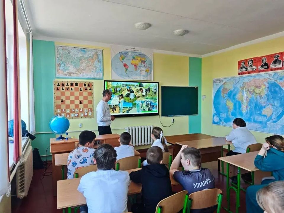 В Приморской школе Скадовского округа прошел урок, посвященный международной акции «Сад памяти» В Приморской школе Скадовского округа прошел урок, посвященный международной акции «Сад памяти»