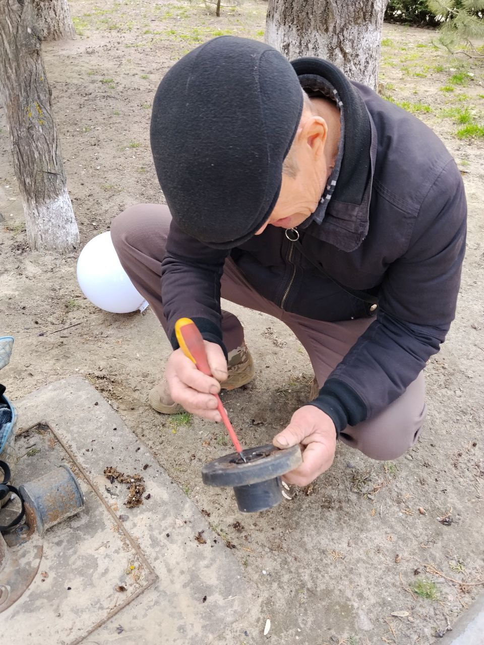 Александр Дудка: Замена плафонов на Аллее Любви в Скадовске Александр Дудка: Замена плафонов на Аллее Любви в Скадовске