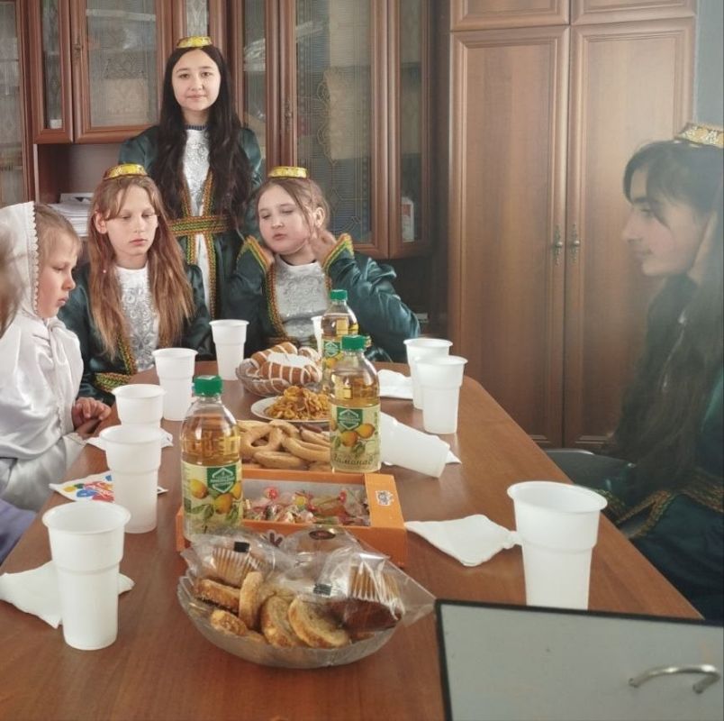 В Вольновском Доме культуры, при содействии местного отделения партии "Единая Россия", состоялись традиционные мероприятия, посвященные празднику Ураза-байрам В Вольновском Доме культуры, при содействии местного отделения партии "Единая Россия", состоялись традиционные мероприятия, посвященные празднику Ураза-байрам