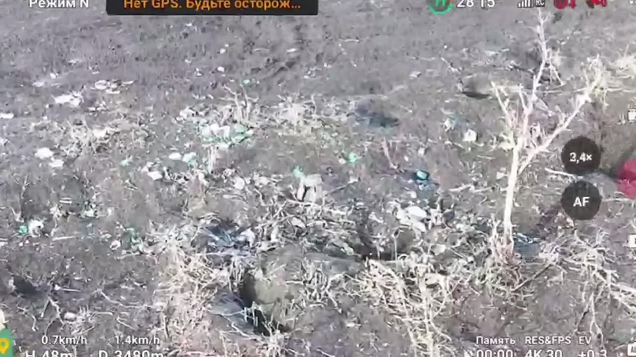 Енот из Херсона: Экипажи танков Т-72Б3 Новороссийских десантников уничтожили блиндаж с личным составом ВСУ на Ореховском направлении