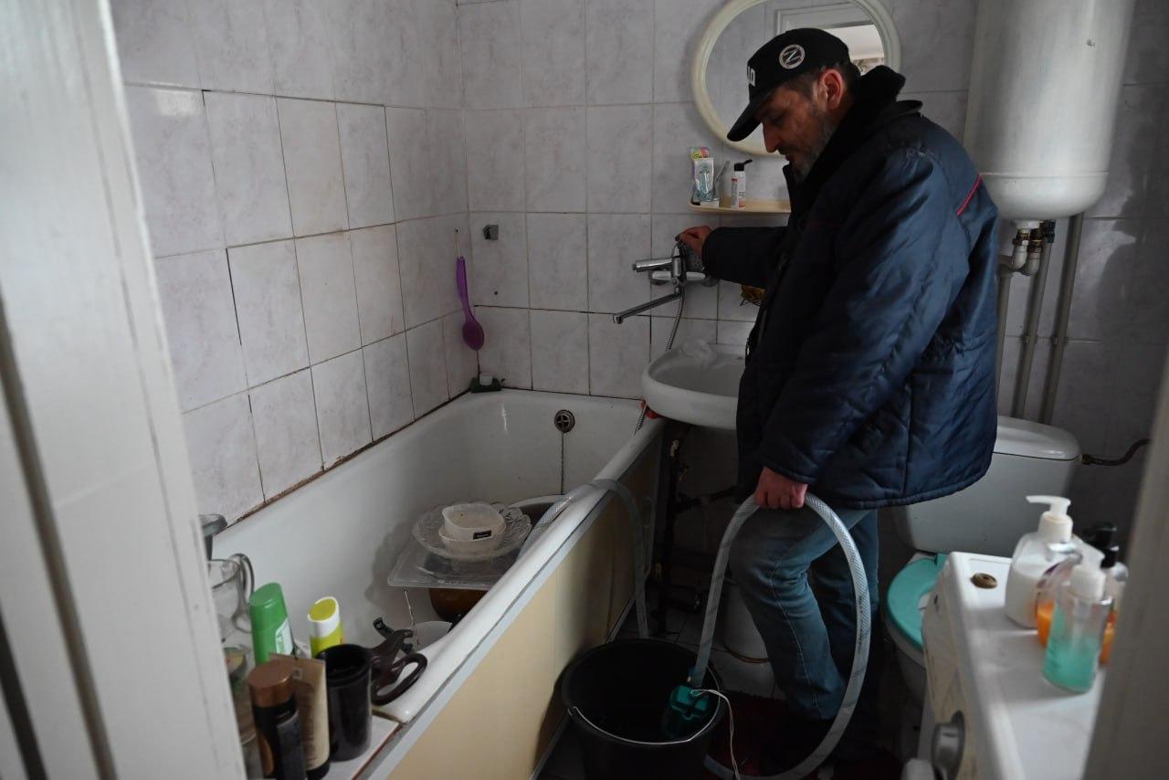 В Скадовске аварийная бригада из КБР восстановила отопление у жены участника СВО В Скадовске аварийная бригада из КБР восстановила отопление у жены участника СВО