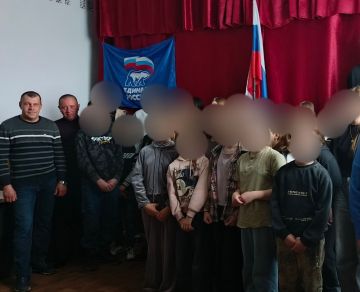 "С Всемирным днем поэзии"- с такими словами в Великокопанской школе провели мероприятие, которое организовала член партии "Единая Россия" поэтесса Диденко Ирина