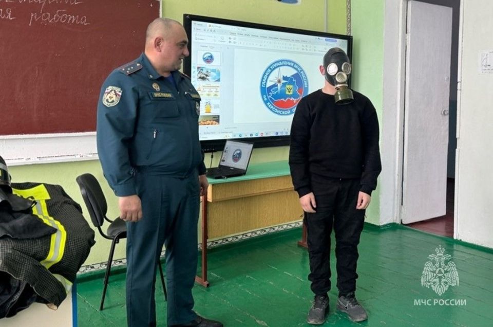 Сотрудники МЧС провели занятия по пожарной безопасности в школах Нижнесерогозского и Ивановского округов Сотрудники МЧС провели занятия по пожарной безопасности в школах Нижнесерогозского и Ивановского округов