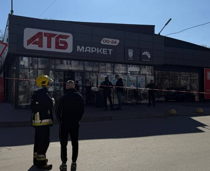 В черниговском супермаркете произошёл взрыв в ходе отражения воздушного удара, — Нацполиция