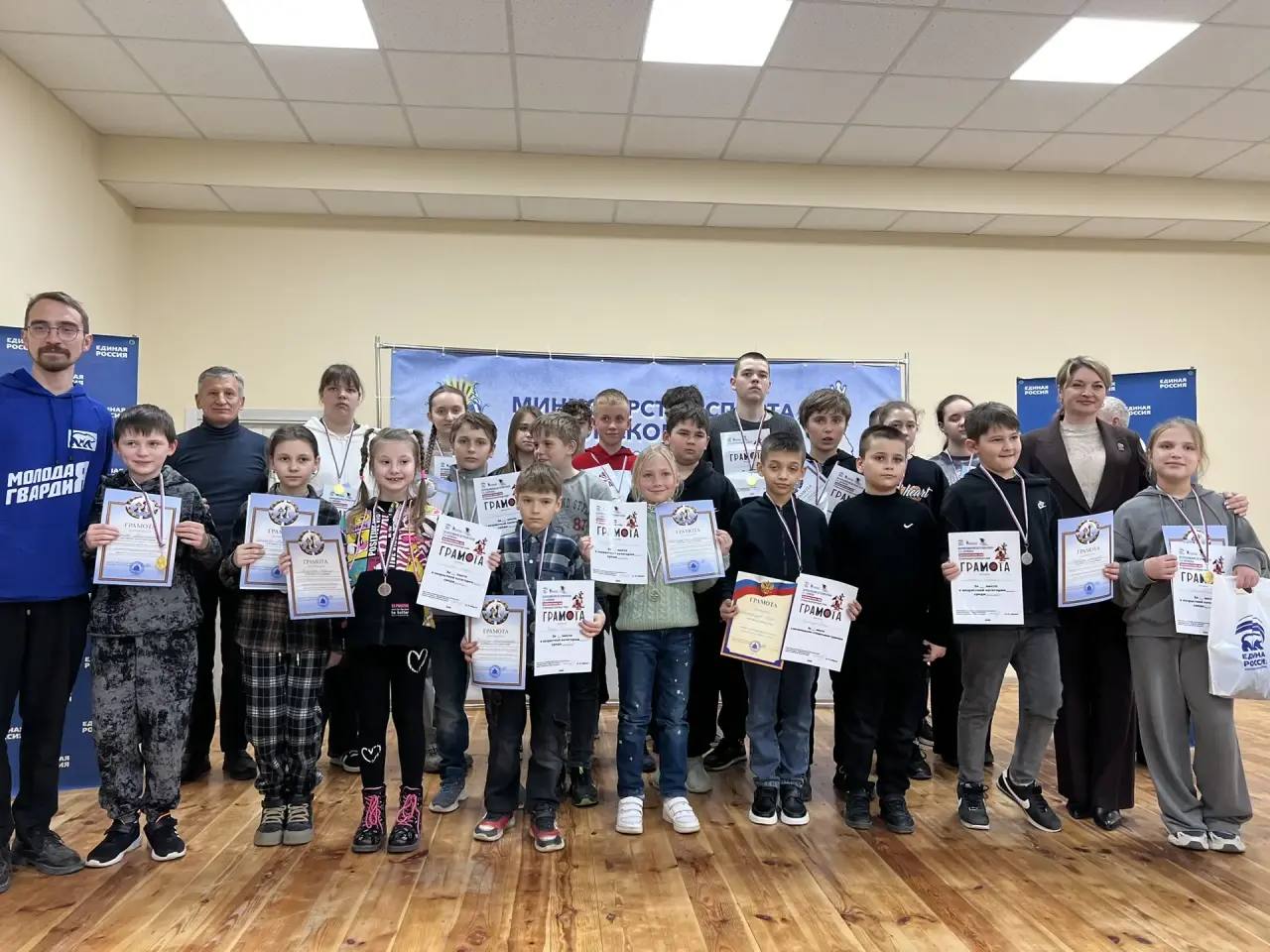 Шахматы – это умение держать паузу, просчитывать шаги и не теряться, когда что-то идёт не по плану Шахматы – это умение держать паузу, просчитывать шаги и не теряться, когда что-то идёт не по плану