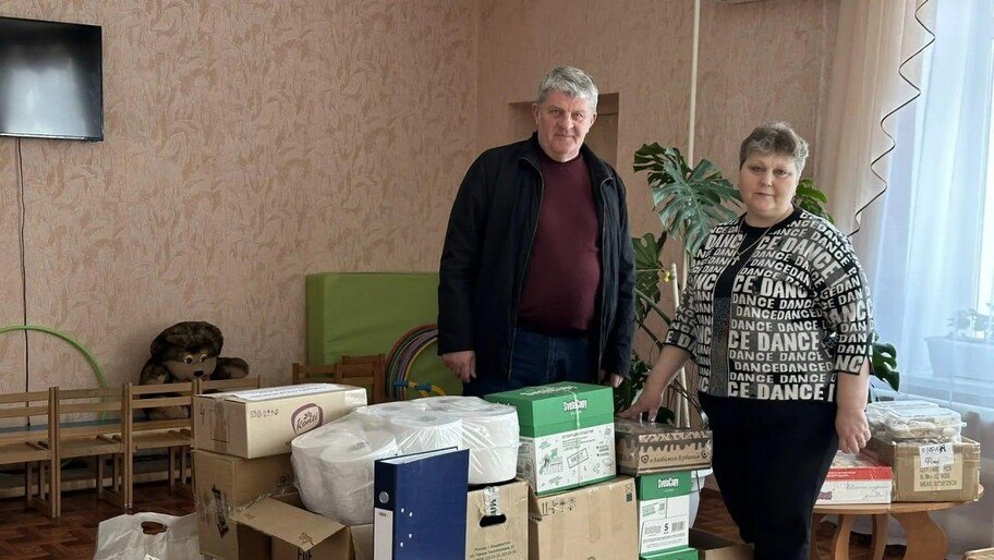 Кубанские волонтеры доставили помощь в детский сад Генического округа