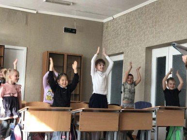 В Тавричанской школе проходят мероприятия для первоклассников, направленные на сплочение детского коллектива