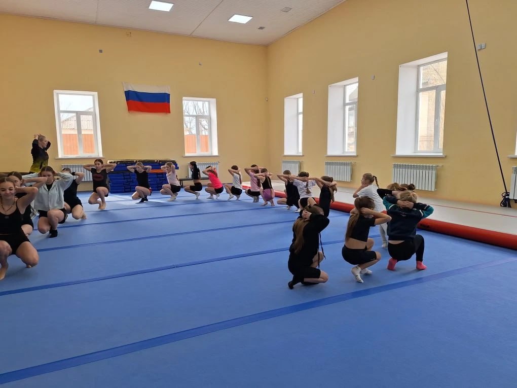 Акробатика без границ: звездный мастер-класс и новые горизонты в Геническом ДЮСЦ Акробатика без границ: звездный мастер-класс и новые горизонты в Геническом ДЮСЦ