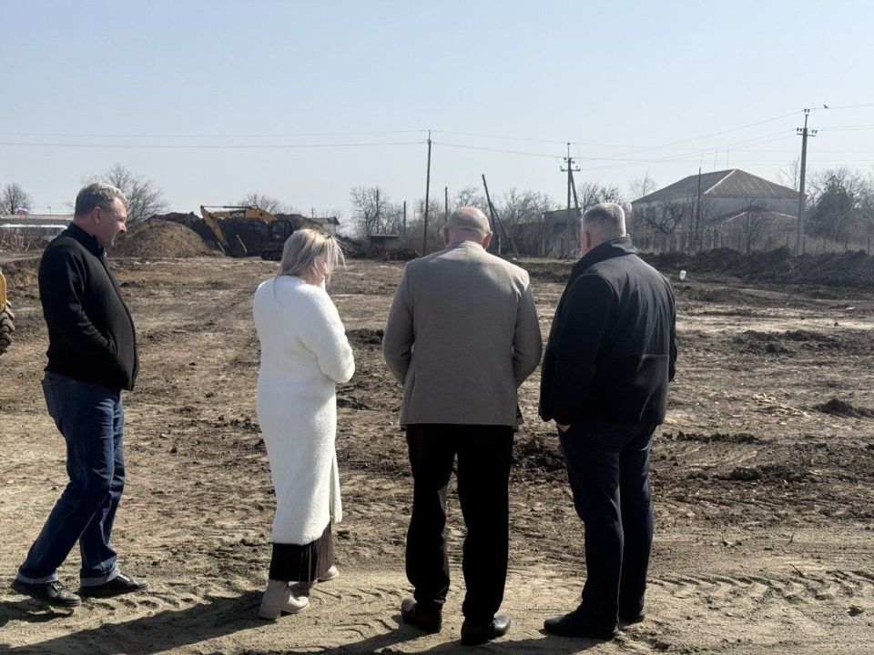 В Нижнесерогозском округе начались работы по возведению нового физкультурно-оздоровительного комплекса В Нижнесерогозском округе начались работы по возведению нового физкультурно-оздоровительного комплекса