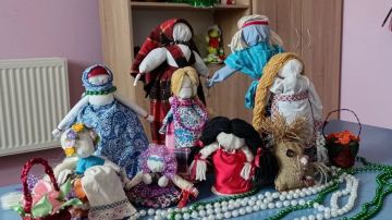 День кукольника. Молодежь Богдановки приняла участие в мастер-классе «Куклы-обереги»