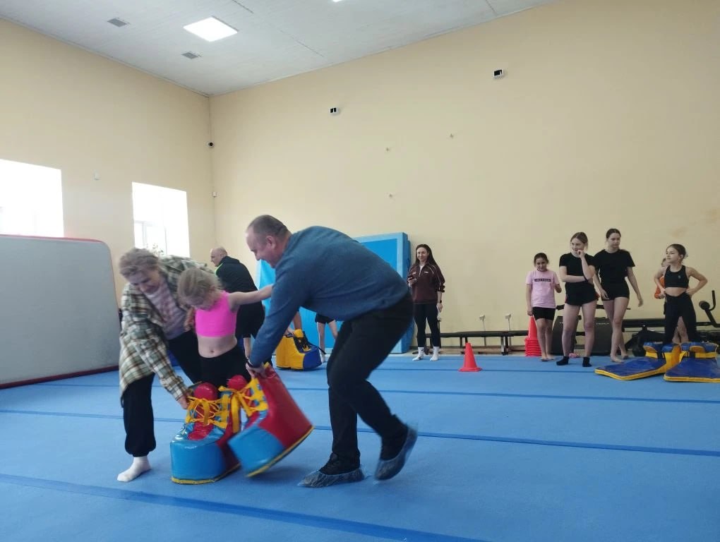 Акробатика без границ: звездный мастер-класс и новые горизонты в Геническом ДЮСЦ Акробатика без границ: звездный мастер-класс и новые горизонты в Геническом ДЮСЦ