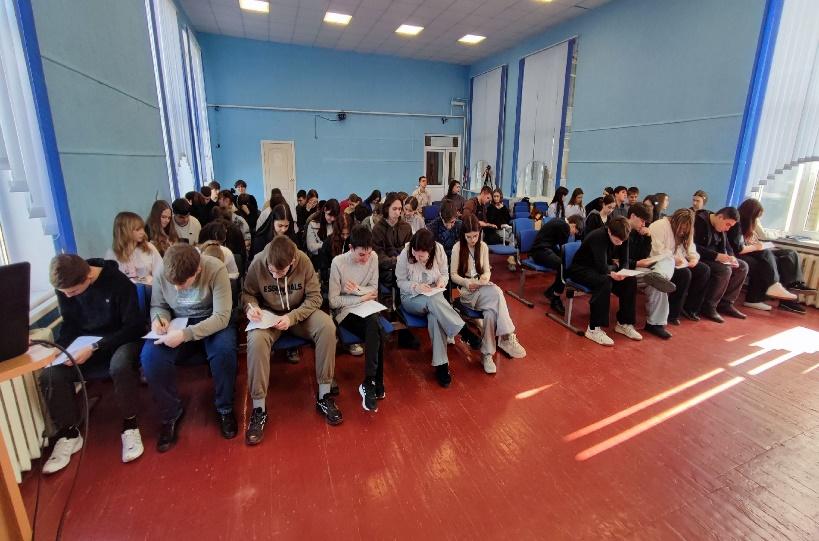 «Центр занятости населения Херсонской области» в Геническом МО провели семинар с выпускниками Генической школы №2 «Центр занятости населения Херсонской области» в Геническом МО провели семинар с выпускниками Генической школы №2