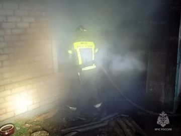 Спасатели МЧС России продолжают ликвидировать пожары в Херсонской области