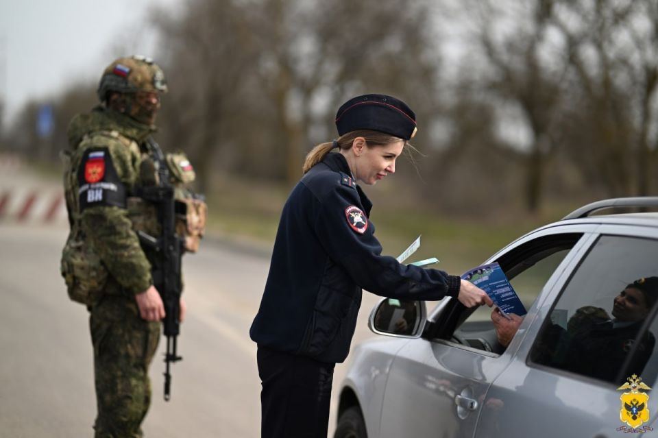 В Херсонской области полиция и Военная комендатура провели мероприятие, направленное на профилактику экстремистских проявлений В Херсонской области полиция и Военная комендатура провели мероприятие, направленное на профилактику экстремистских проявлений
