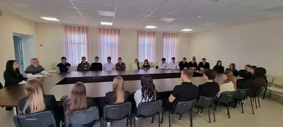Выбор будущей профессии — один из самых важных шагов в жизни Выбор будущей профессии — один из самых важных шагов в жизни