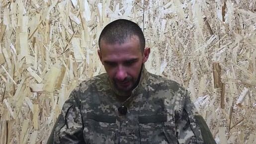 Украинский военнослужащий Александр Семиренко рассказал, как попал в плен российским бойцам в Сумской области, когда пошел на соседнюю позицию взять противодроновую сетку