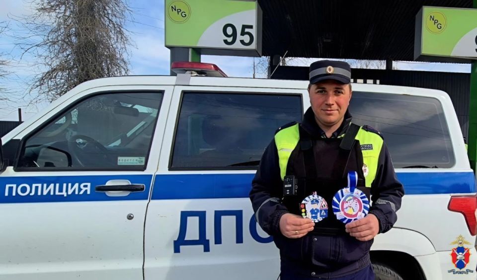 В Геническом округе Херсонской области сотрудники Госавтоинспекции провели профилактическое мероприятие для детсадовцев В Геническом округе Херсонской области сотрудники Госавтоинспекции провели профилактическое мероприятие для детсадовцев