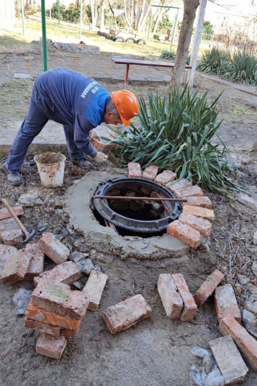 Специалисты Новокаховского ТПУ провели ремонтные работы на сетях водоснабжения и водоотведения в Новой Каховке и Таврийске Специалисты Новокаховского ТПУ провели ремонтные работы на сетях водоснабжения и водоотведения в Новой Каховке и Таврийске