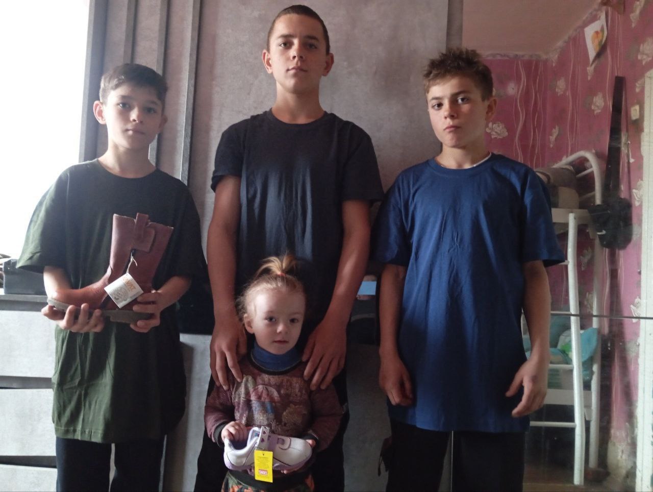 Гуманитарная миссия «Марш Мира» доставила помощь в два труднодоступных района Херсонщины Гуманитарная миссия «Марш Мира» доставила помощь в два труднодоступных района Херсонщины