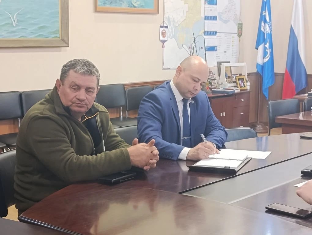 В Геническе обсудили ремонт дорог с жителями В Геническе обсудили ремонт дорог с жителями