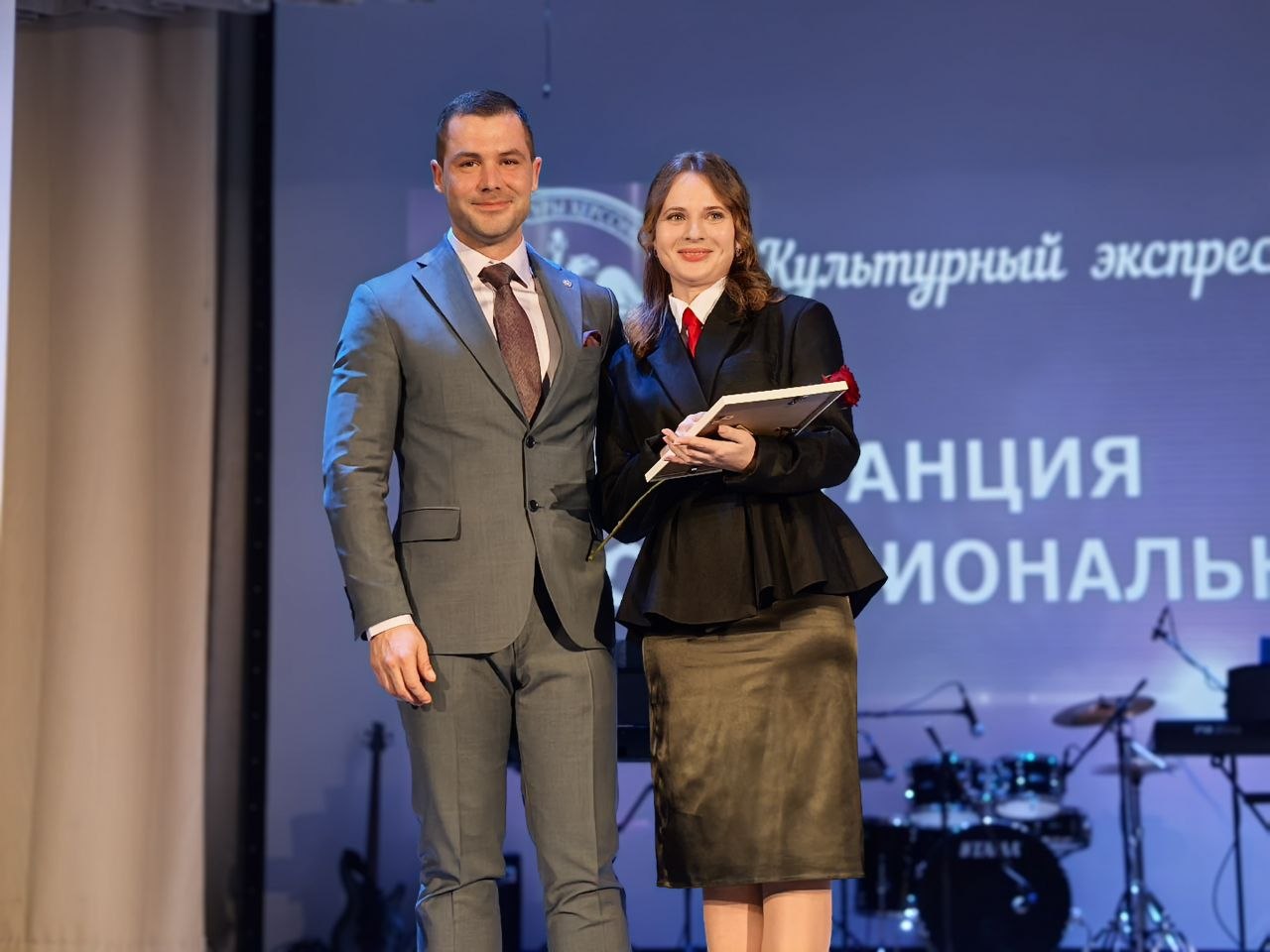 В Геническом центре культуры и досуга прошел «Культурный экспресс»: путешествие по главным направлениям искусства В Геническом центре культуры и досуга прошел «Культурный экспресс»: путешествие по главным направлениям искусства