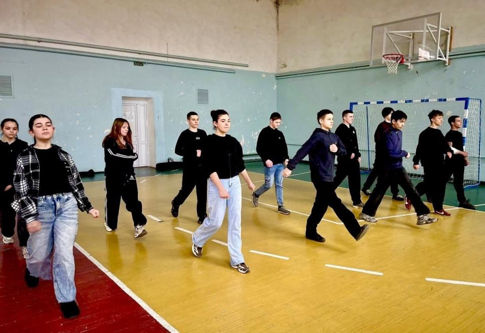 Готовимся к «Зарнице»: интенсивный мастер-класс для старшеклассников Новоалексеевки Готовимся к «Зарнице»: интенсивный мастер-класс для старшеклассников Новоалексеевки