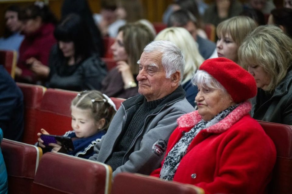Владимир Сальдо: В День работника культуры отметили тех, кто сохраняет и развивает культурную жизнь Херсонской области Владимир Сальдо: В День работника культуры отметили тех, кто сохраняет и развивает культурную жизнь Херсонской области