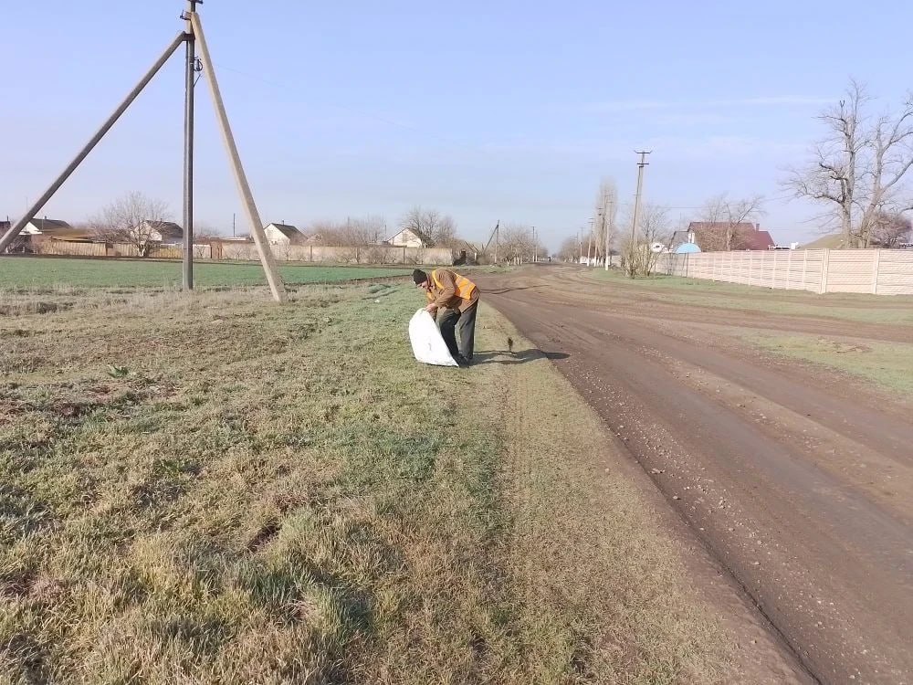 Работы по благоустройству в населённых пунктах округа продолжаются Работы по благоустройству в населённых пунктах округа продолжаются