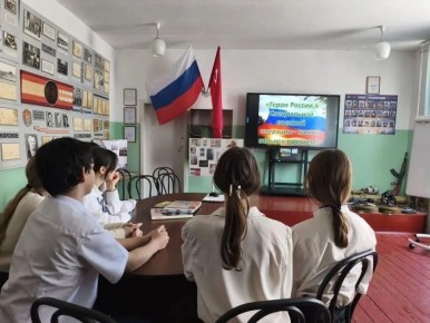 «Герои нашего времени»: музейный урок в Приморской школе