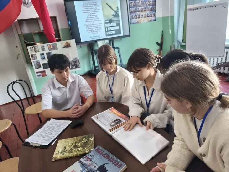 «Герои нашего времени»: музейный урок в Приморской школе «Герои нашего времени»: музейный урок в Приморской школе