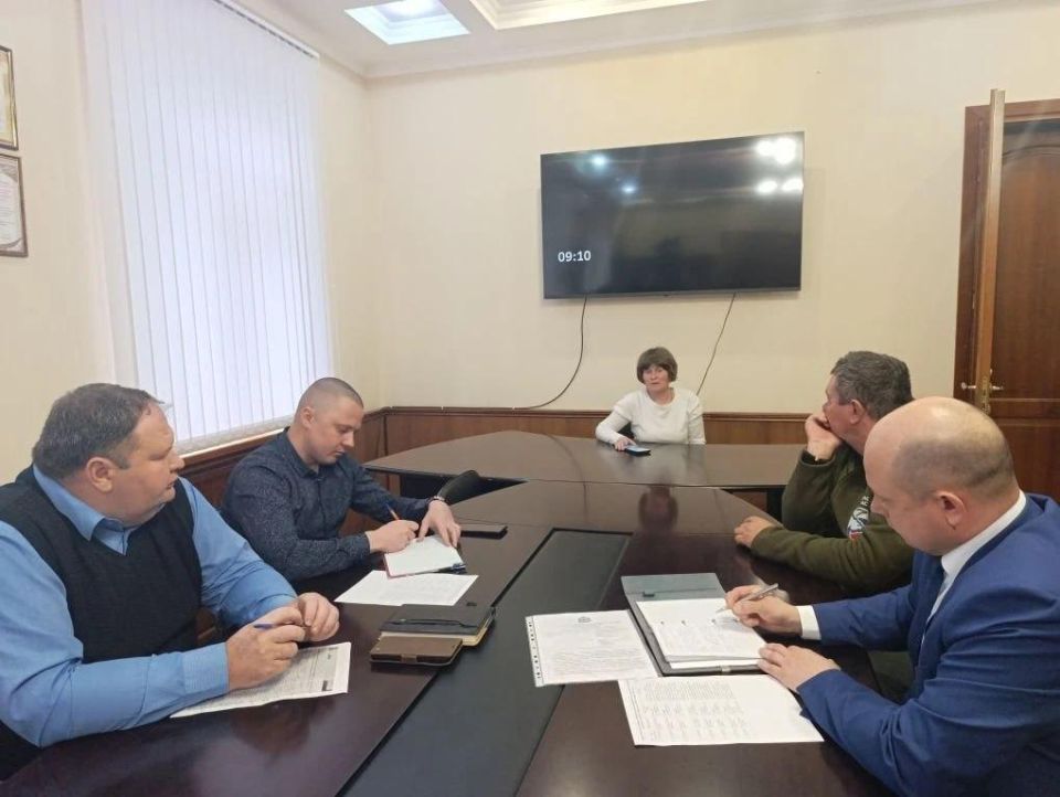 В Геническе обсудили ремонт дорог с жителями В Геническе обсудили ремонт дорог с жителями