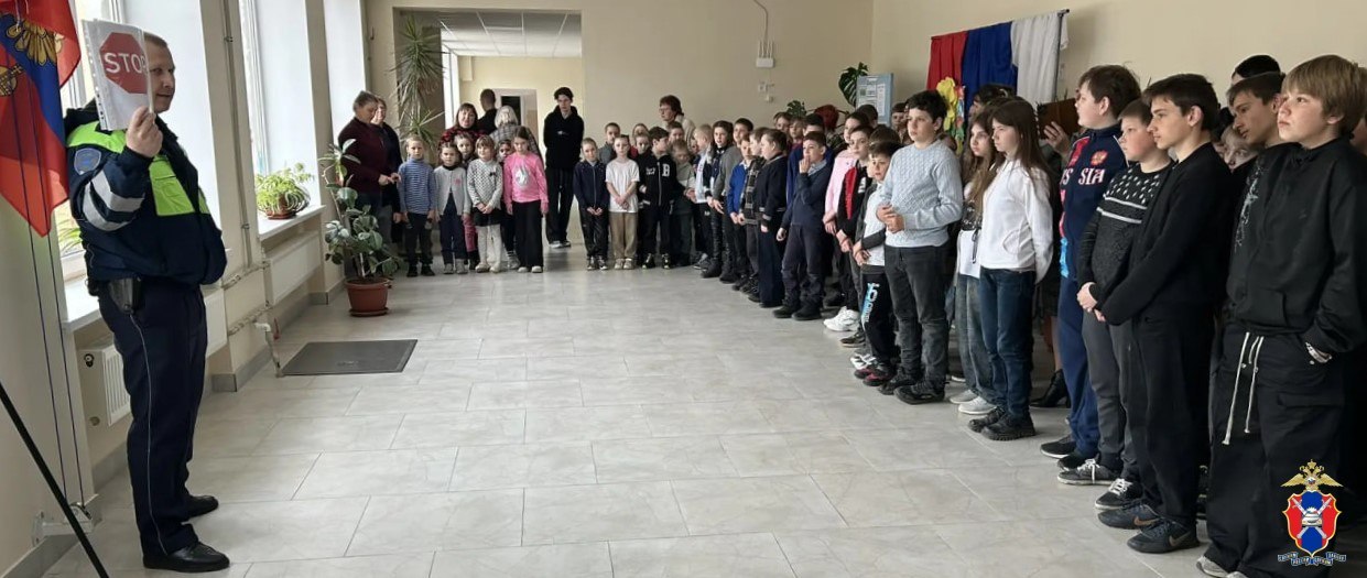 В Херсонской области сотрудники Госавтоинспекции провели профилактические занятия со школьниками В Херсонской области сотрудники Госавтоинспекции провели профилактические занятия со школьниками