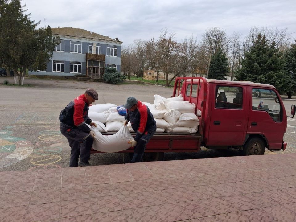 Чернянский и Коробковский территориальные отделы получили продуктовую помощь от гуманитарного центра администрации Каховского округа Чернянский и Коробковский территориальные отделы получили продуктовую помощь от гуманитарного центра администрации Каховского округа