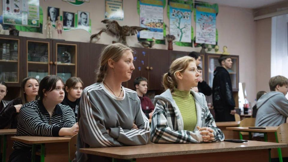 Грантовые истории: школьники учатся менять мир Грантовые истории: школьники учатся менять мир