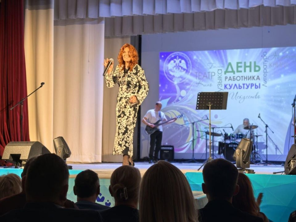 В Геническом центре культуры и досуга прошел «Культурный экспресс»: путешествие по главным направлениям искусства В Геническом центре культуры и досуга прошел «Культурный экспресс»: путешествие по главным направлениям искусства
