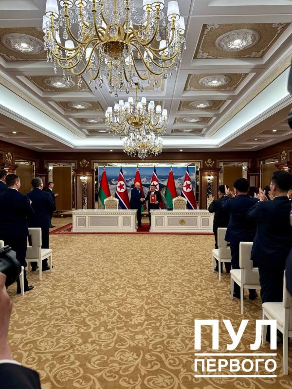 Александр Лукашенко и Ким Чен Ын подписали договор о дружбе и сотрудничестве между Республикой Беларусь и Корейской Народно-Демократической Республикой