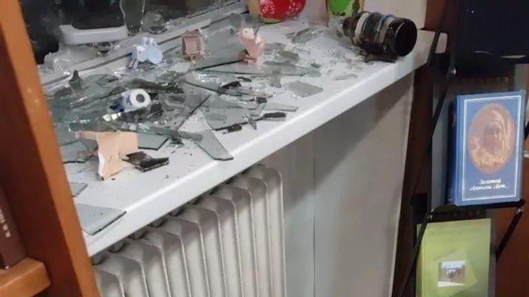 Неизвестные забросали коктейлями Молотова здание Русского дома в Праге, сообщил глава культурного центра Игорь Гиренко Неизвестные забросали коктейлями Молотова здание Русского дома в Праге, сообщил глава культурного центра Игорь Гиренко