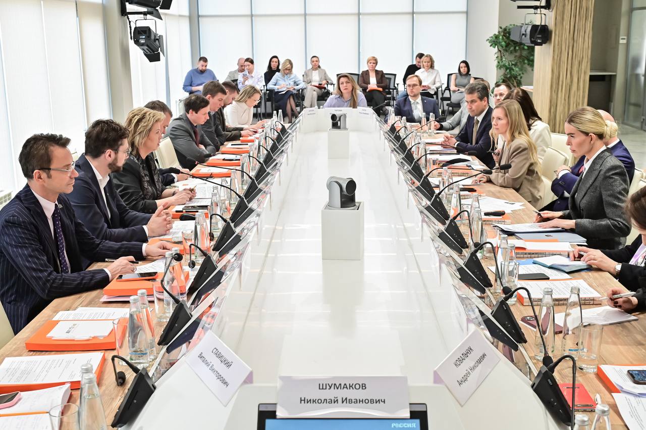 Разработку нового российского стиля обсудили на заседании коллегии Совета при НЦ «Россия» Разработку нового российского стиля обсудили на заседании коллегии Совета при НЦ «Россия»