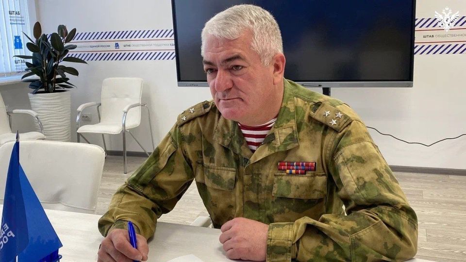 Ветеран Росгвардии Павел Тропкин подал документы на предварительное голосование «Единой России» Ветеран Росгвардии Павел Тропкин подал документы на предварительное голосование «Единой России»