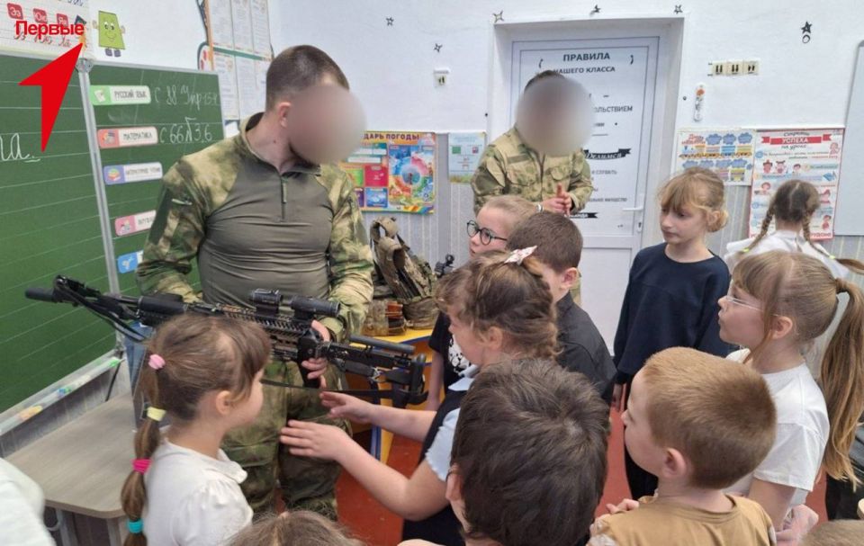 Первые Чаплинской школы № 1 приняли участие в уроке мужества от служащих Росгвардии Первые Чаплинской школы № 1 приняли участие в уроке мужества от служащих Росгвардии