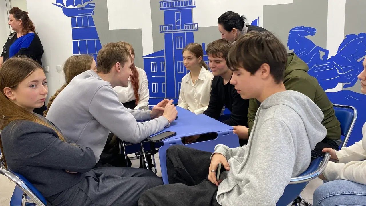 Школы Херсонской области приняли участие во Всероссийской онлайн-игре «Единой России» и «Волонтеров Победы» «1418» Школы Херсонской области приняли участие во Всероссийской онлайн-игре «Единой России» и «Волонтеров Победы» «1418»